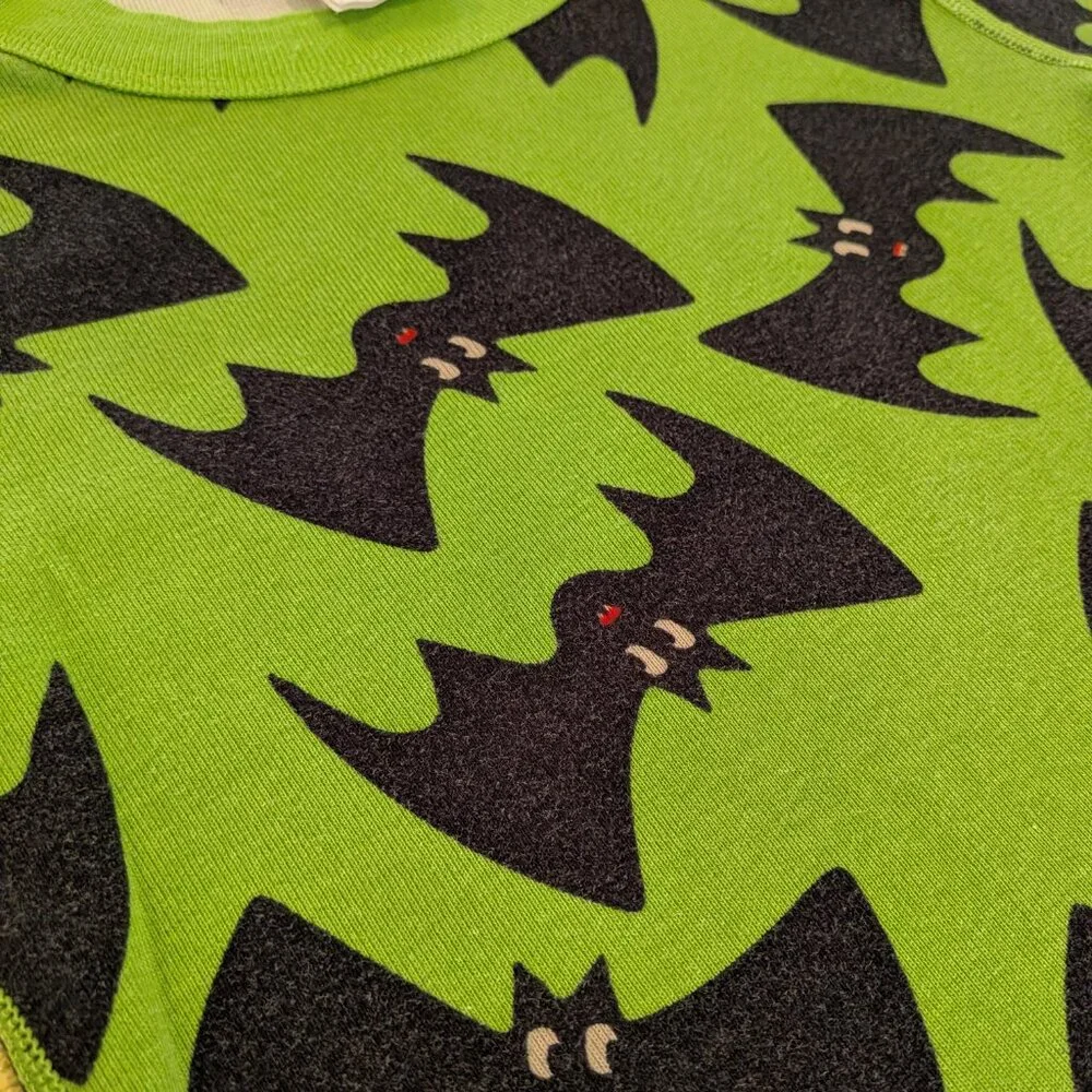 ⭐ Hanna Andersson Green Bat print Pajama PJ Top size 6-7